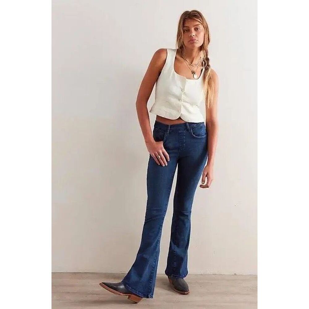 We The Free Dark Blue Flare PULLON STRETCH Jeans